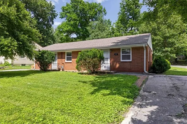 2021 S Harris Avenue, Independence, MO 64052