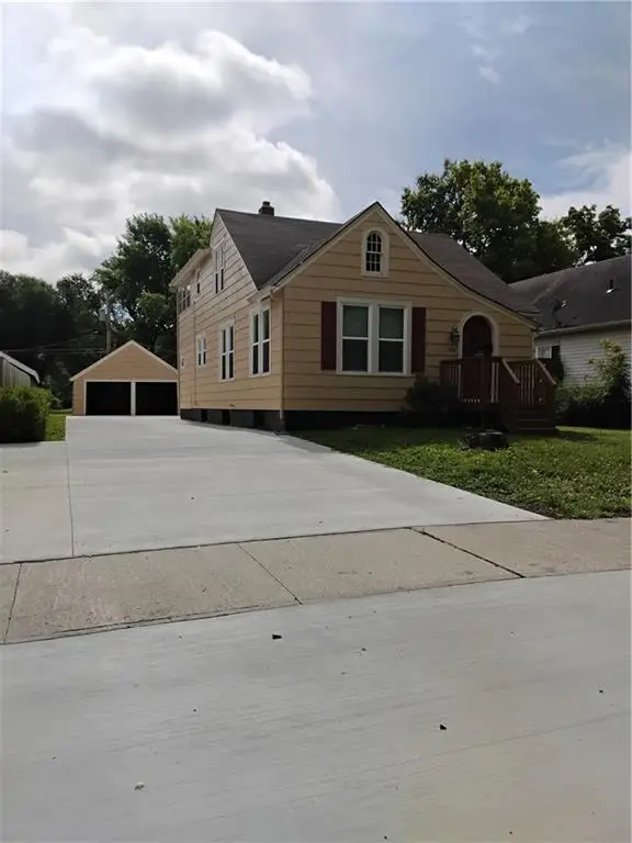 1231 S Hickory Street, Ottawa, KS 66067 - #2