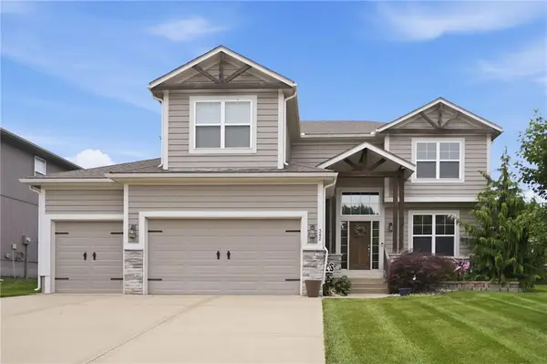 342 SE Highland Park Drive, Lee's Summit, MO 64063