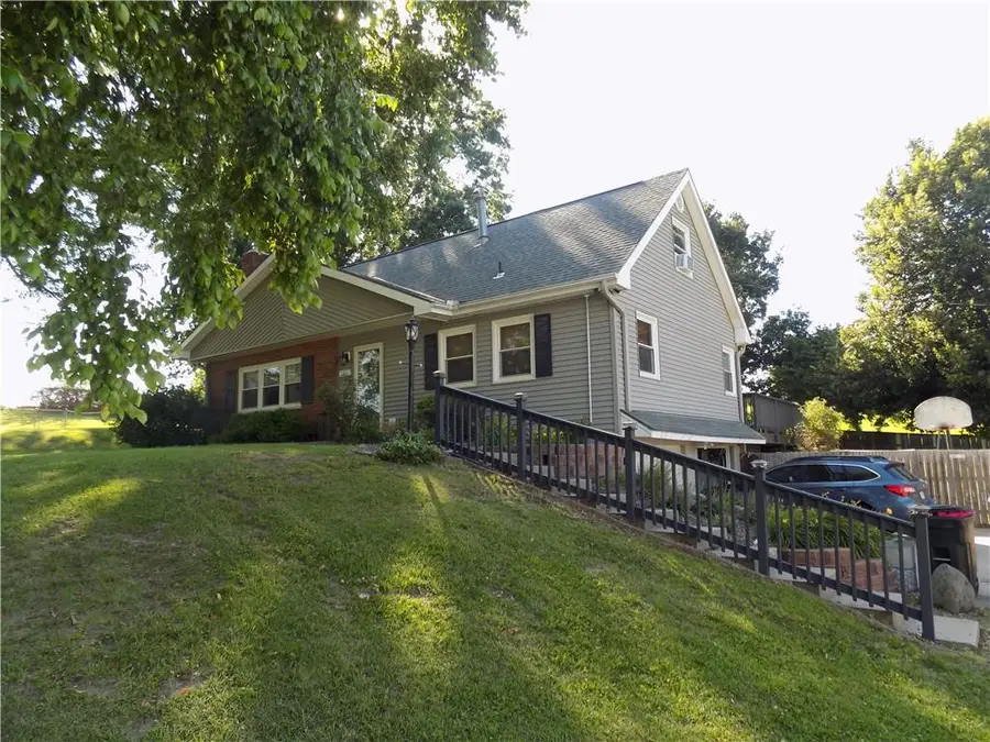 2320 N 33rd Street Terrace, Saint Joseph, MO 64506 - #3