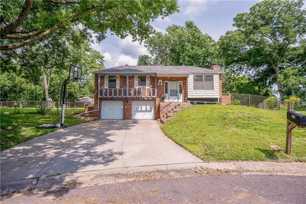 804 NW Arlington Place, Blue Springs, MO 64015 - #1