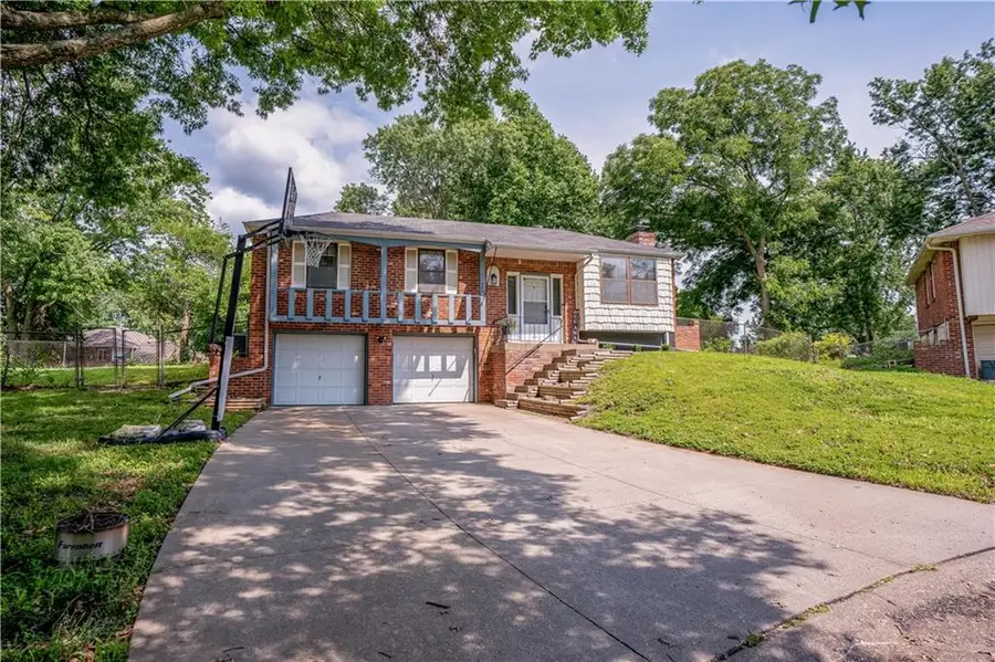 804 NW Arlington Place, Blue Springs, MO 64015 - #2
