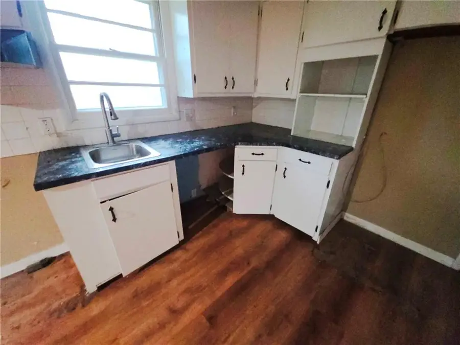 15 S Rutter Avenue, Chanute, KS 66720 - #3