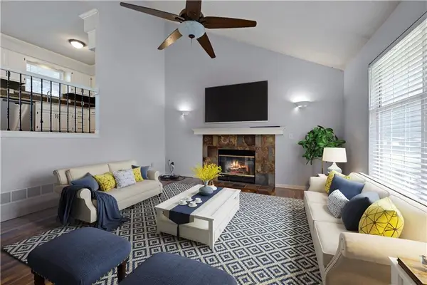 2400 NE Dale Hunter Drive, Lee's Summit, MO 64086