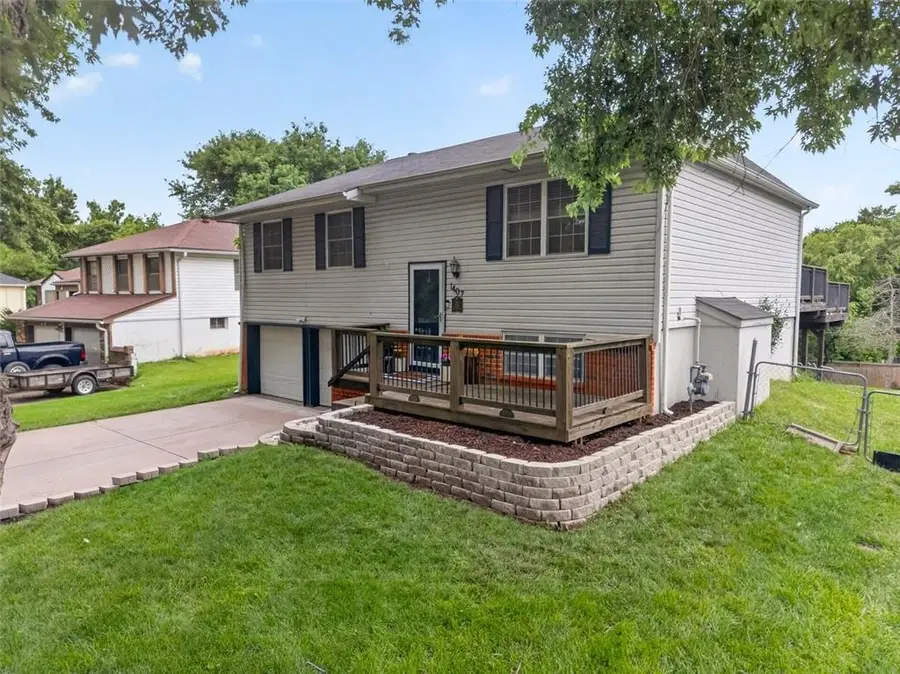 1407 N Hanover Avenue, Independence, MO 64056 - #2