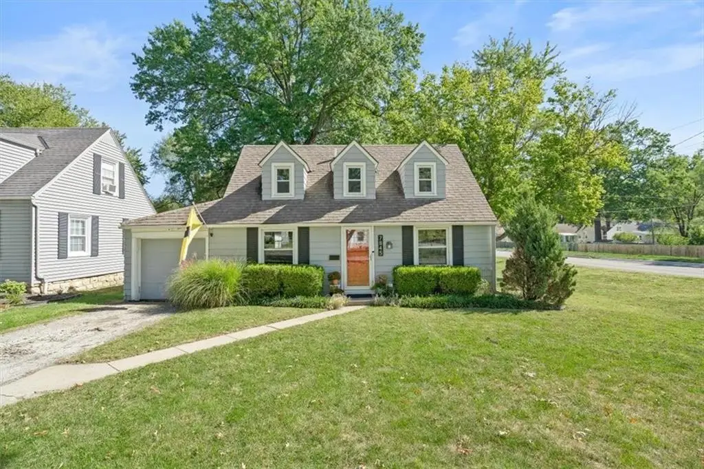 7845 Summit Street, Kansas City, MO 64114 - #1