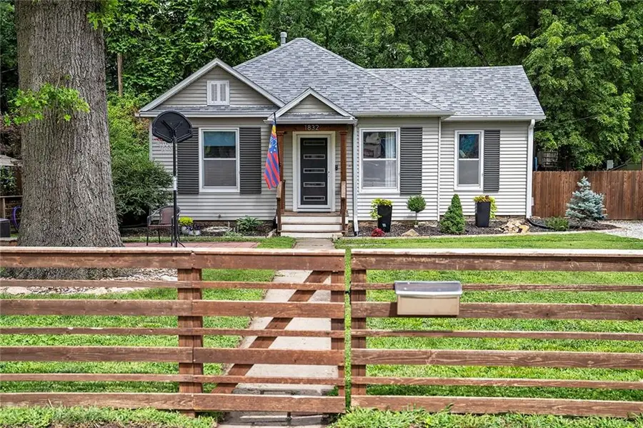 1832 New Hampshire Street, Lawrence, KS 66044 - #2