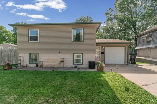 819 N Susquehanna Ridge, Independence, MO 64056