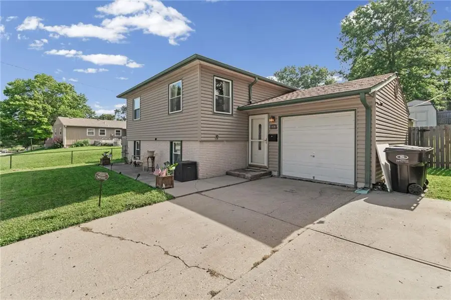 819 N Susquehanna Ridge, Independence, MO 64056 - #2
