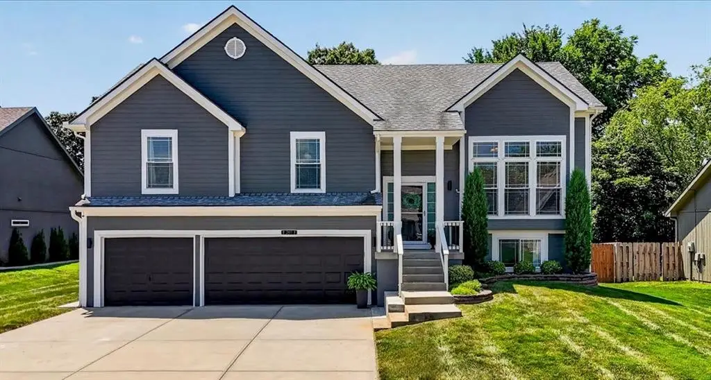 207 Carriage Court, Smithville, MO 64089 - #1