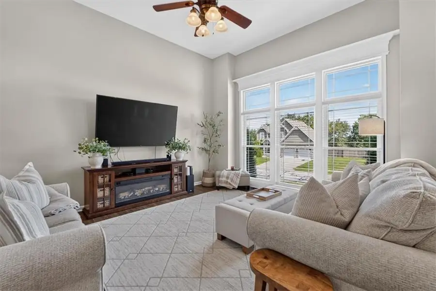 207 Carriage Court, Smithville, MO 64089 - #3