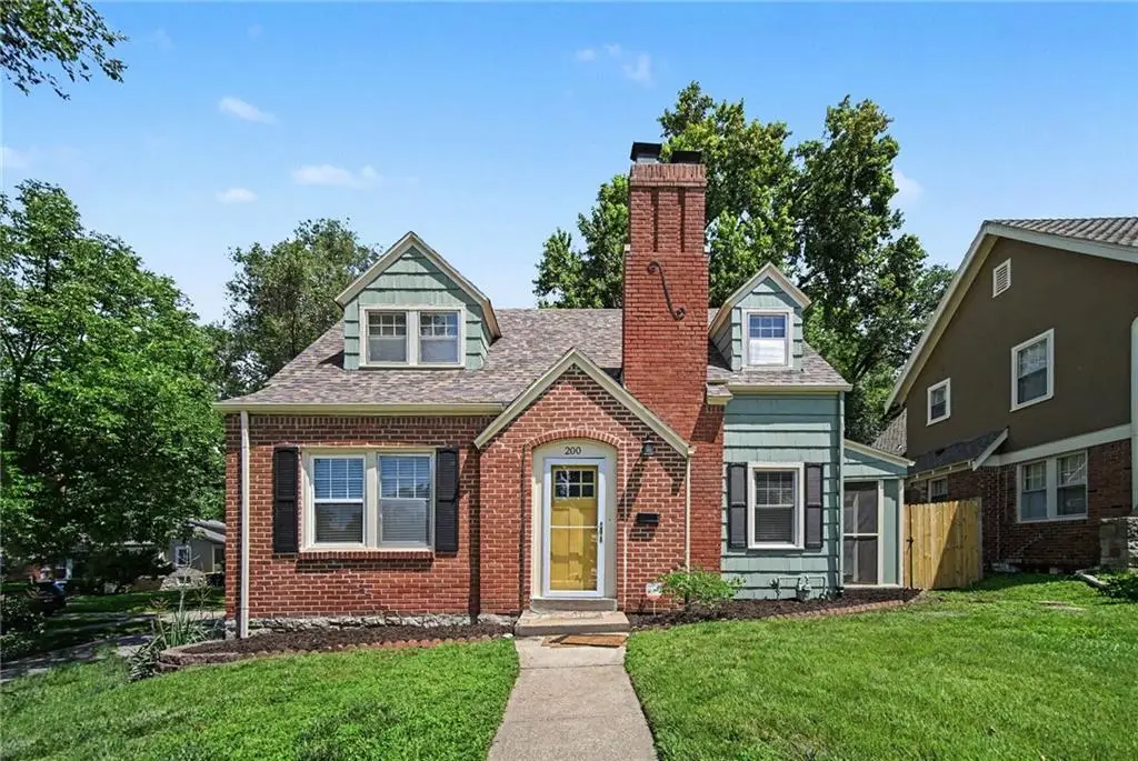 200 E 73rd Street, Kansas City, MO 64114 - #1