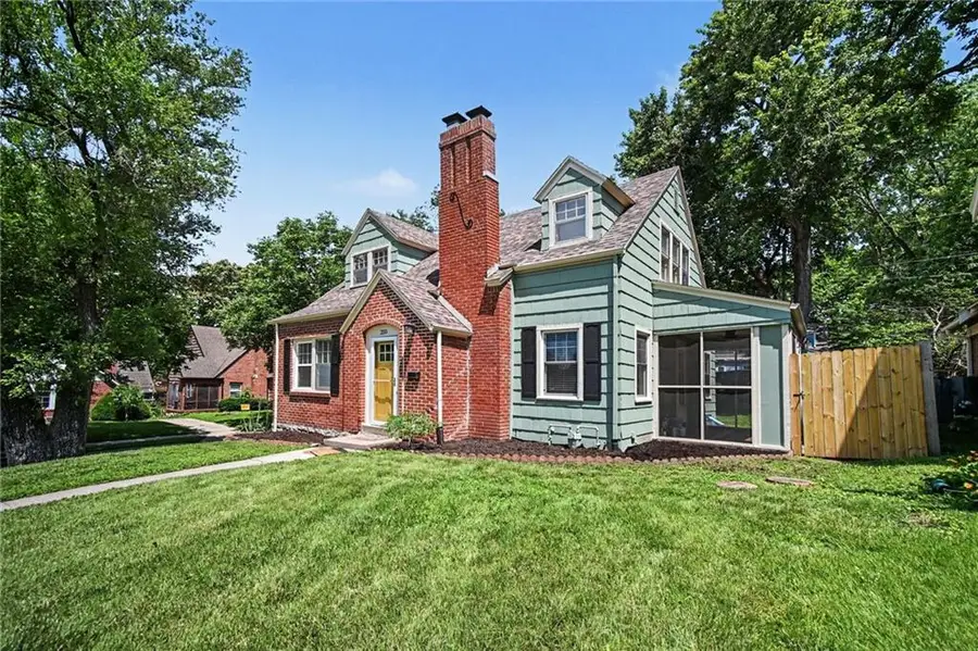200 E 73rd Street, Kansas City, MO 64114 - #3