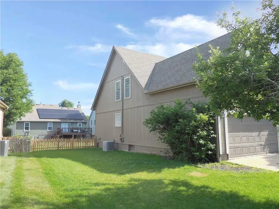 18200 W 157th Street, Olathe, KS 66062 - #2