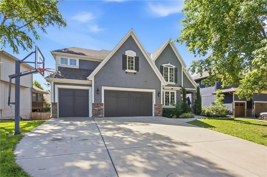 15401 W 165th Street, Olathe, KS 66062 - #2