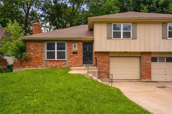 9302 W 83rd Street, Overland Park, KS 66204