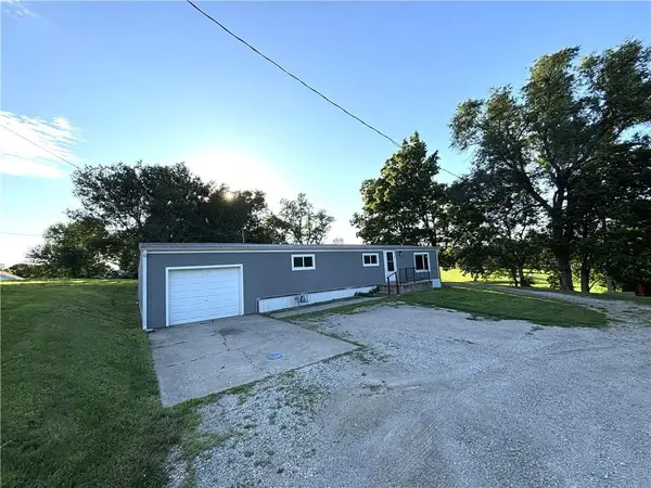 8288 Lee Road, Atchison, KS 66002