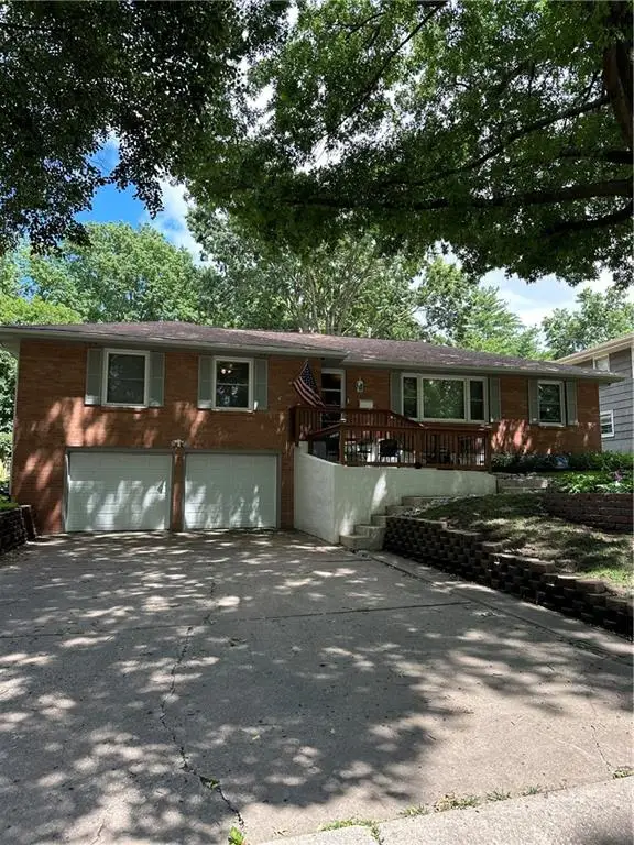 5029 N Michigan Avenue, Kansas City, MO 64118