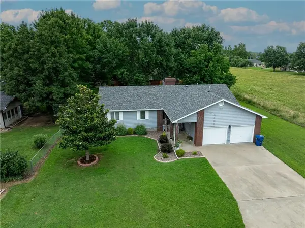 709 Thomas Street, Pittsburg, KS 66762