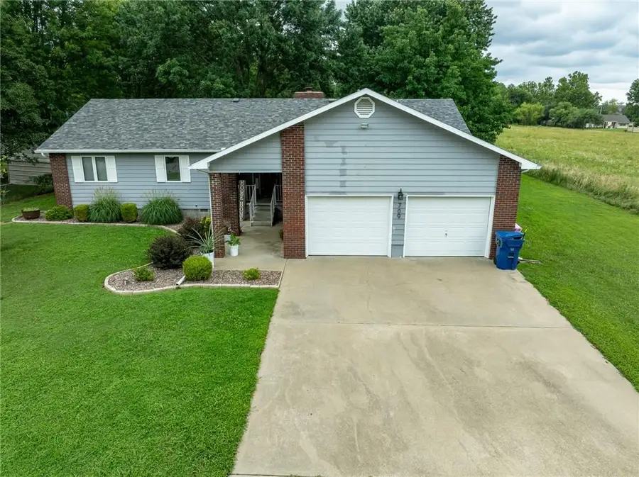 709 Thomas Street, Pittsburg, KS 66762 - #2