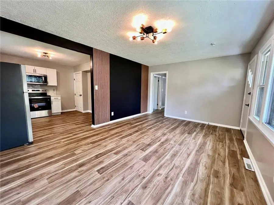 1906 NE 55th Street, Kansas City, MO 64118 - #3