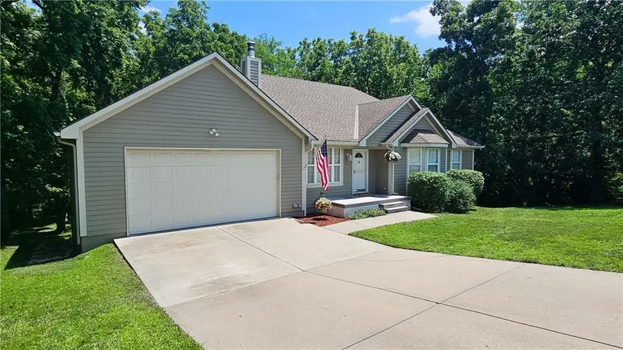 302 Canyon Drive, Pleasant Hill, MO 64080 - #2