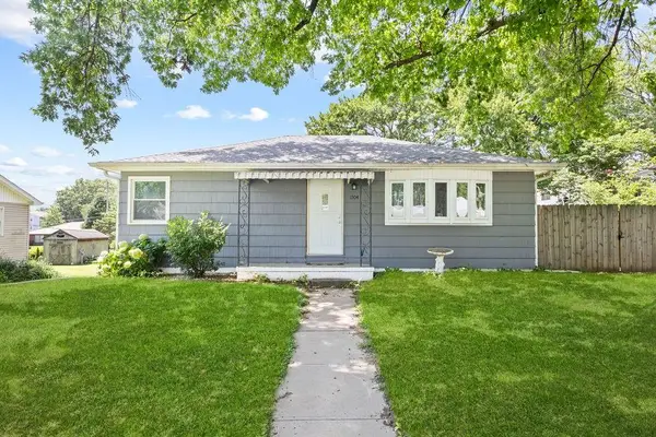 1304 S 39th Street, St Joseph, MO 64507