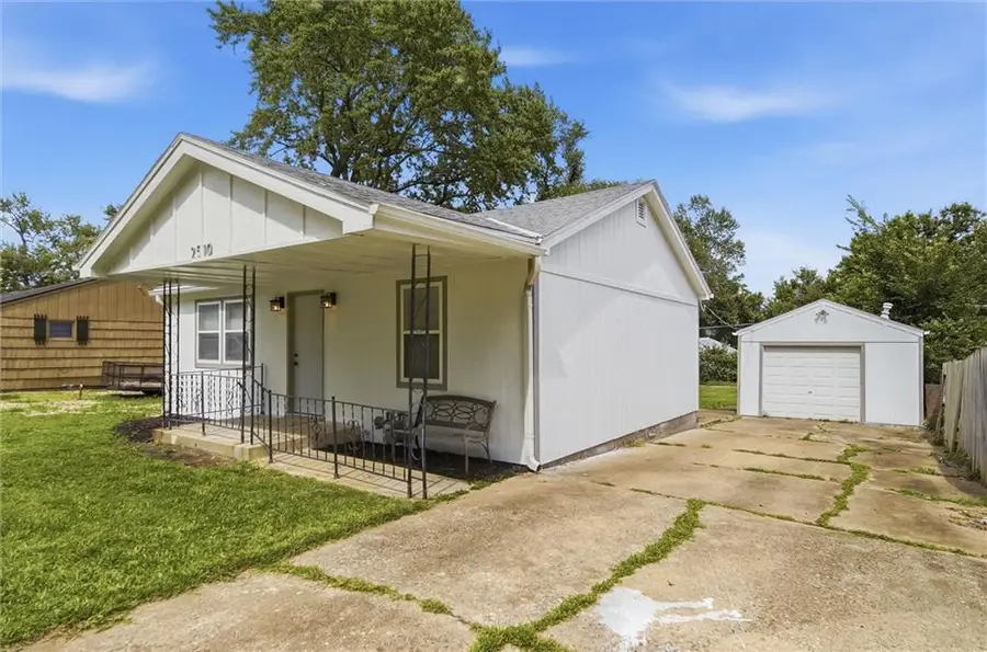 2510 SE Wisconsin Avenue, Topeka, KS 66605 - #2