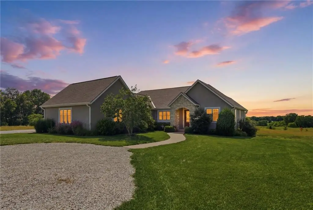 21618 S State Route 291 Highway, Harrisonville, MO 64701 - #1