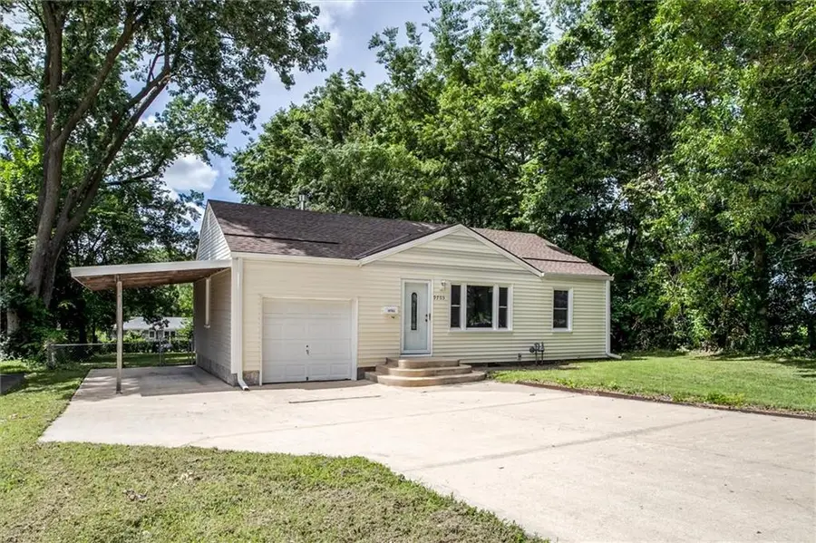 9705 E 66 Street, Raytown, MO 64133 - #3