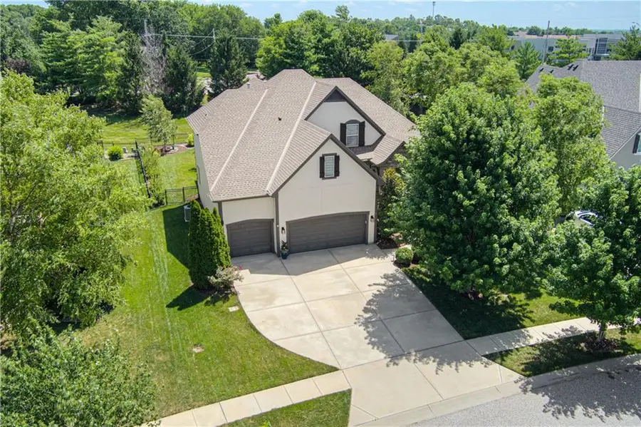 8736 W 157th Street, Overland Park, KS 66221 - #2