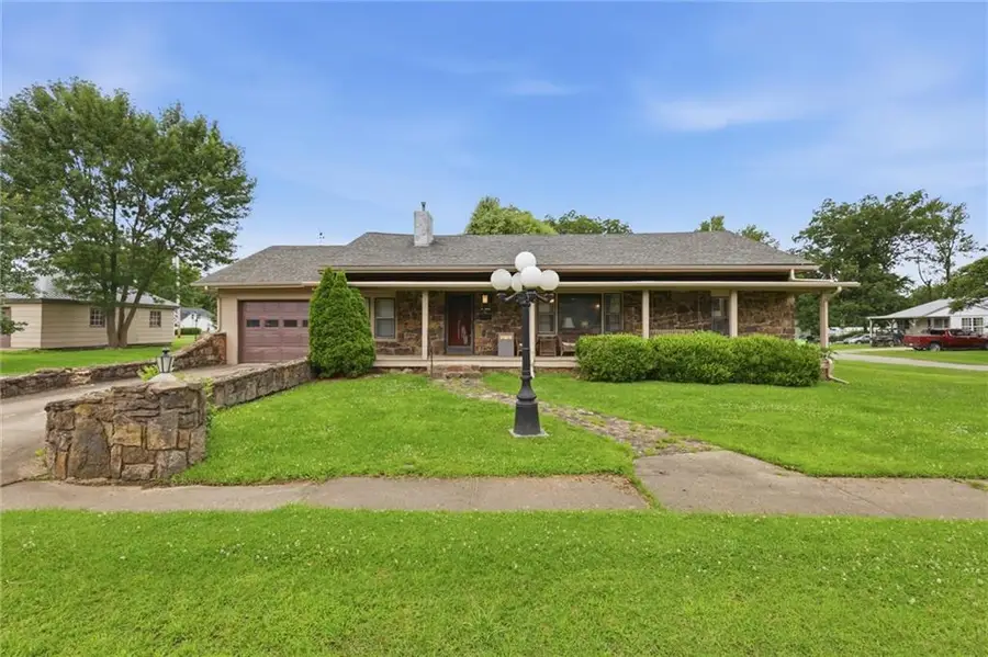 321 E Chestnut Street, Rich Hill, MO 64779 - #2