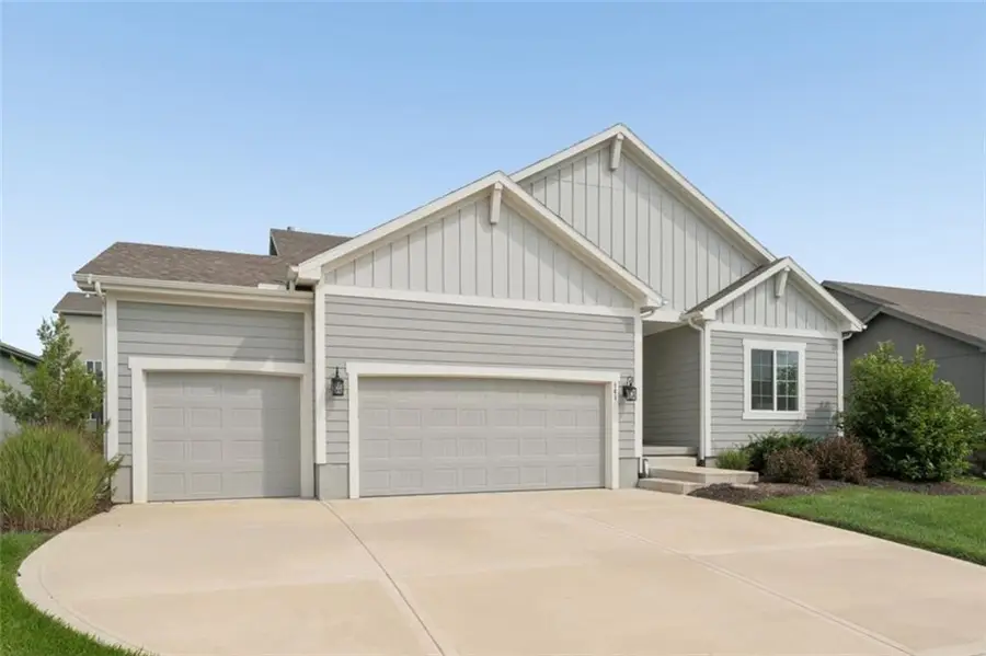 141 SE Griffin Street, Blue Springs, MO 64064 - #2