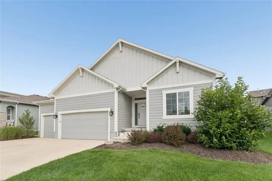 141 SE Griffin Street, Blue Springs, MO 64064 - #3