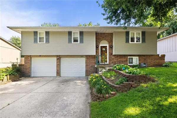 17819 E Greentree Avenue, Independence, MO 64057