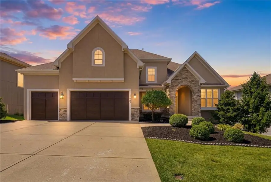11609 W 158th Street, Overland Park, KS 66221 - #2