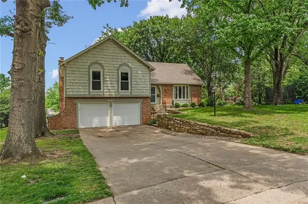 2324 SW 34th Street, Topeka, KS 66611