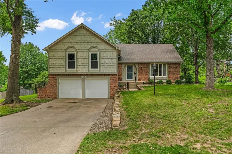 2324 SW 34th Street, Topeka, KS 66611 - #2