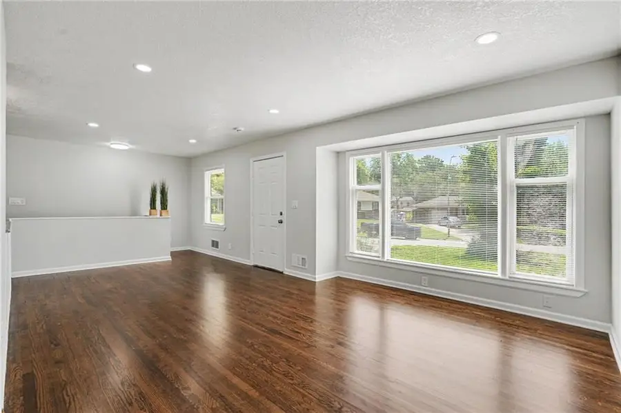 10104 Wheeling Avenue, Kansas City, MO 64134 - #3