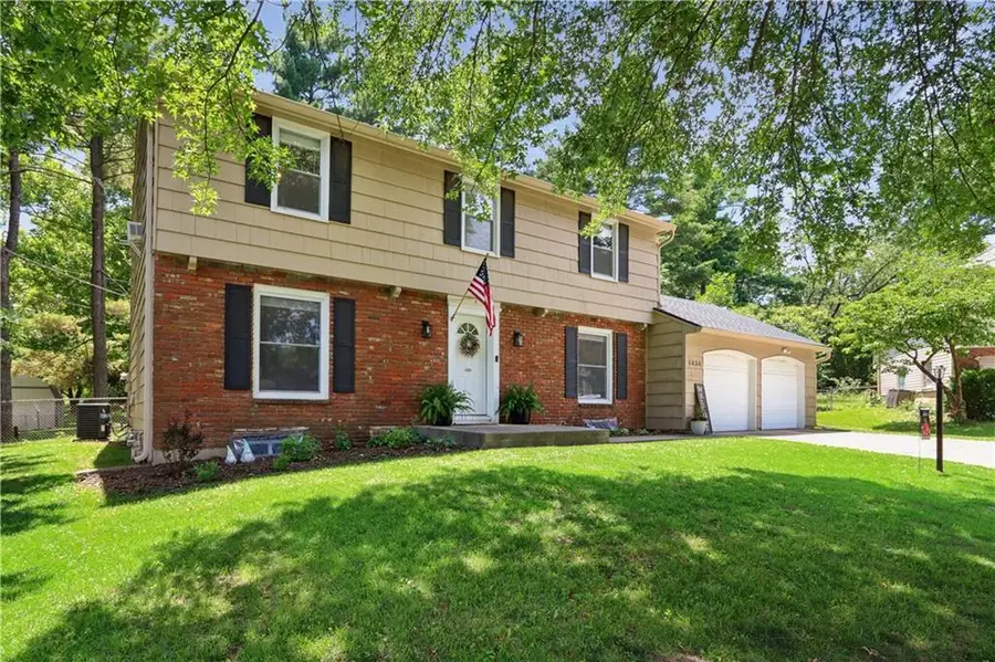 6836 NW Birch Court, Kansas City, MO 64151 - #2
