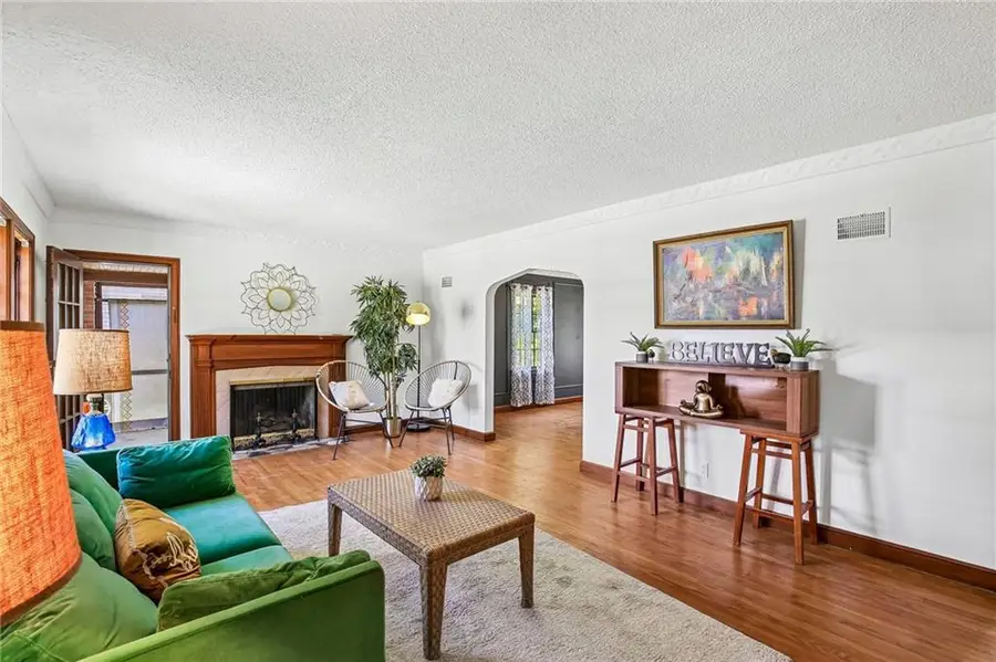 415 E 75th Street, Kansas City, MO 64131 - #2