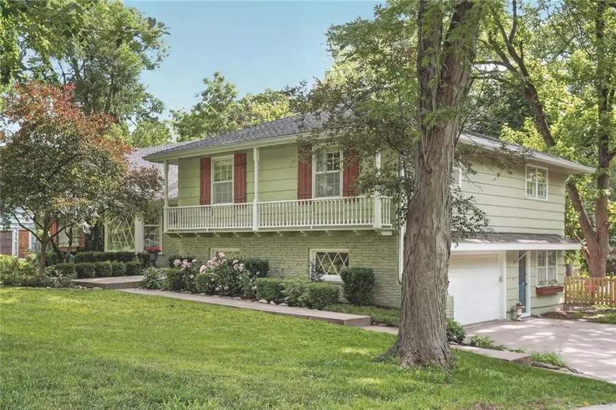 10345 Cherokee Lane, Leawood, KS 66206 - #2
