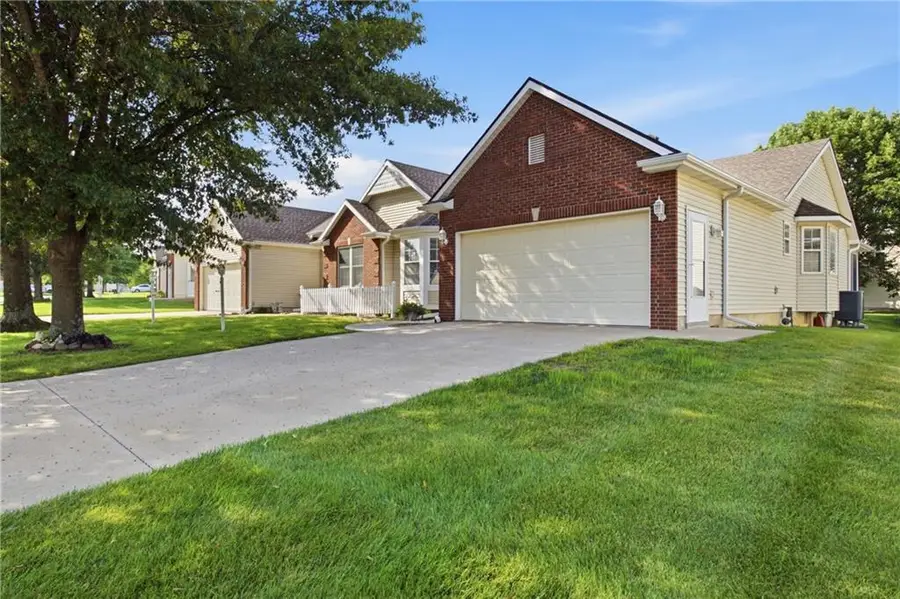 4907 Ashbey Drive, Saint Joseph, MO 64506 - #3