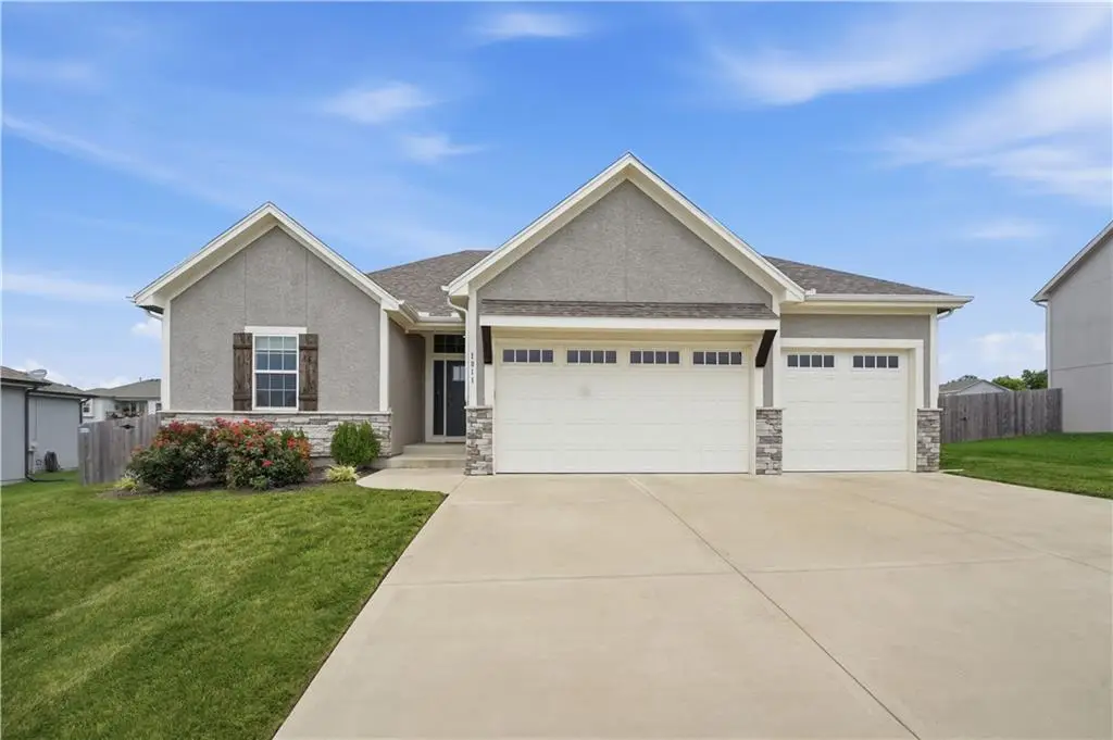 1811 Winchester Drive, Pleasant Hill, MO 64080 - #1