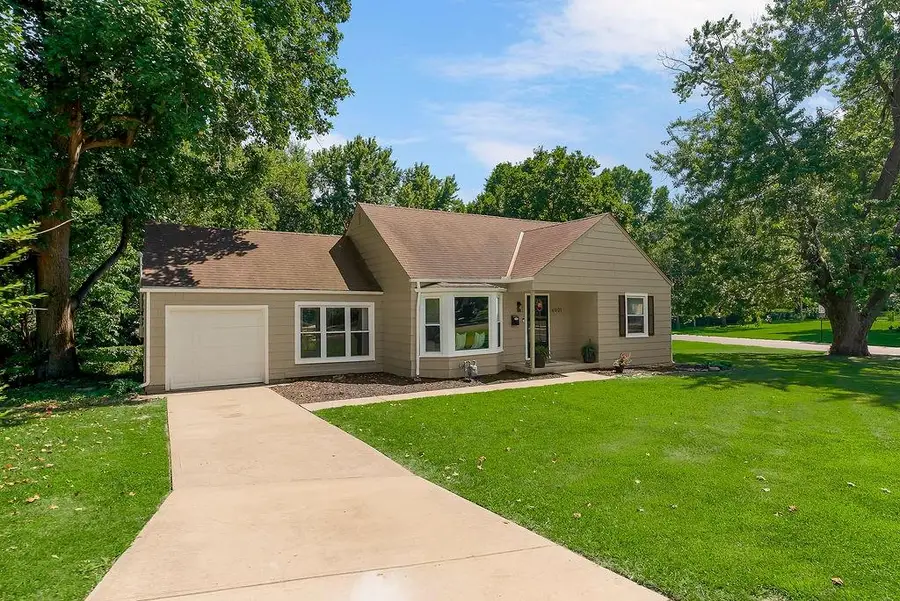 6901 Broadmoor Street, Overland Park, KS 66204 - #3