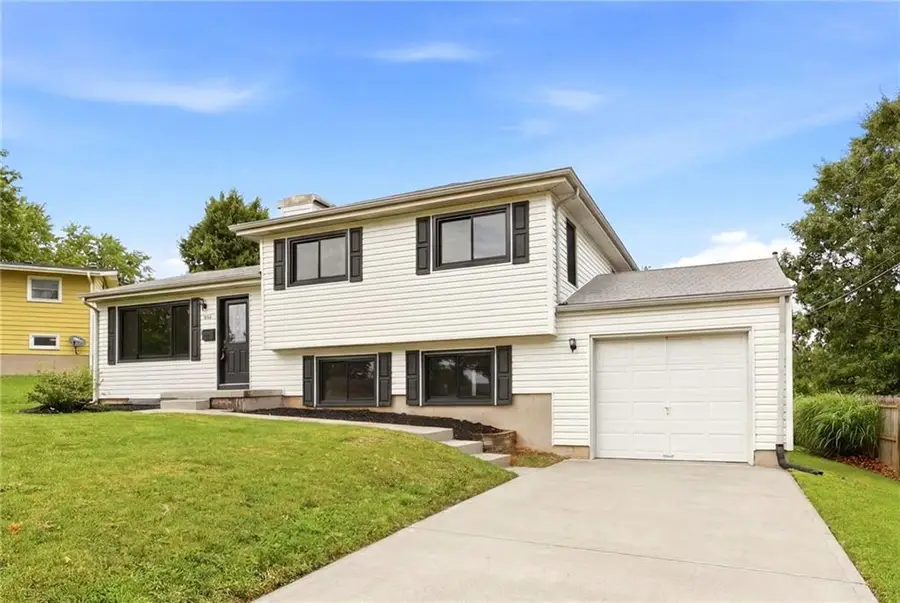 1702 NE Shady Lane Drive, Gladstone, MO 64118 - #2