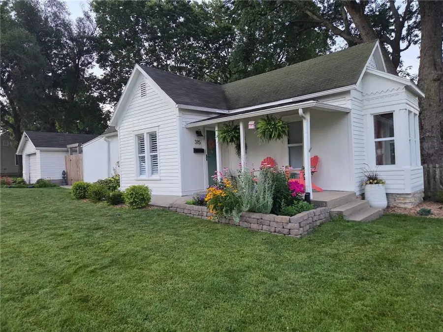 315 NE Douglas Street, Lees Summit, MO 64063 - #2