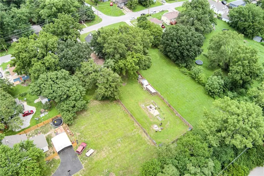 6033 Edith Avenue, Kansas City, KS 66104 - #2