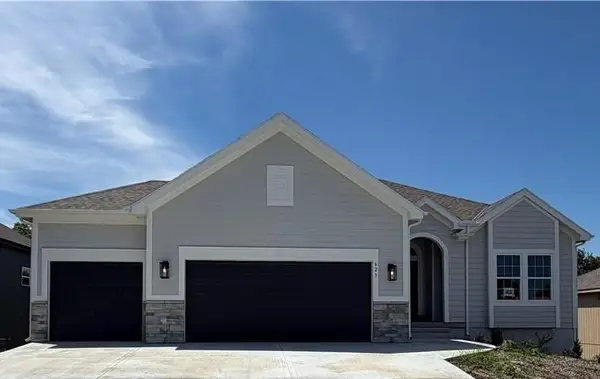 623 E 13th Street, Kearney, MO 64060