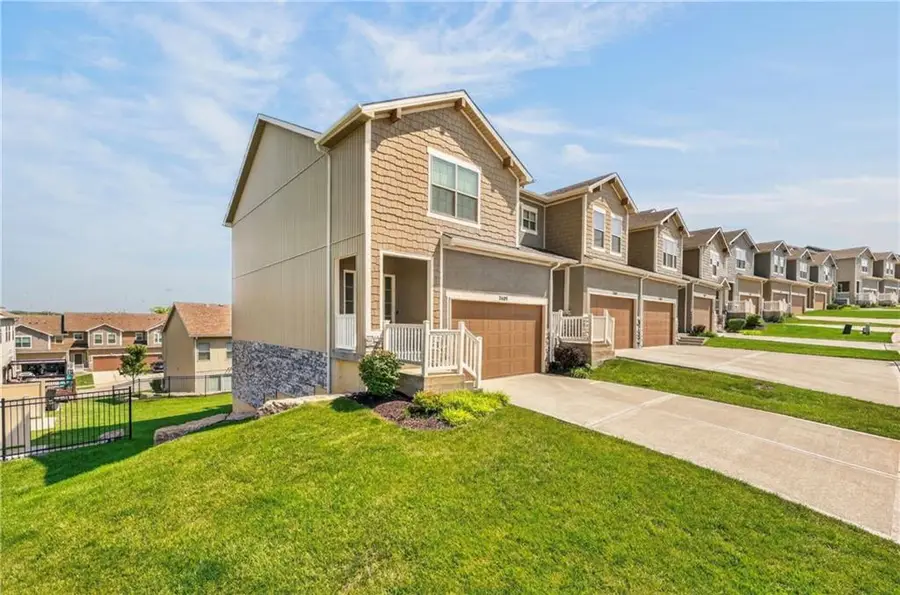 7401 Aaron Street, Parkville, MO 64152 - #3